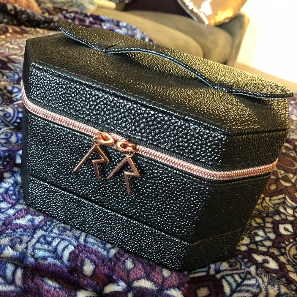 ⬇️ Jewelry Box ⬇️